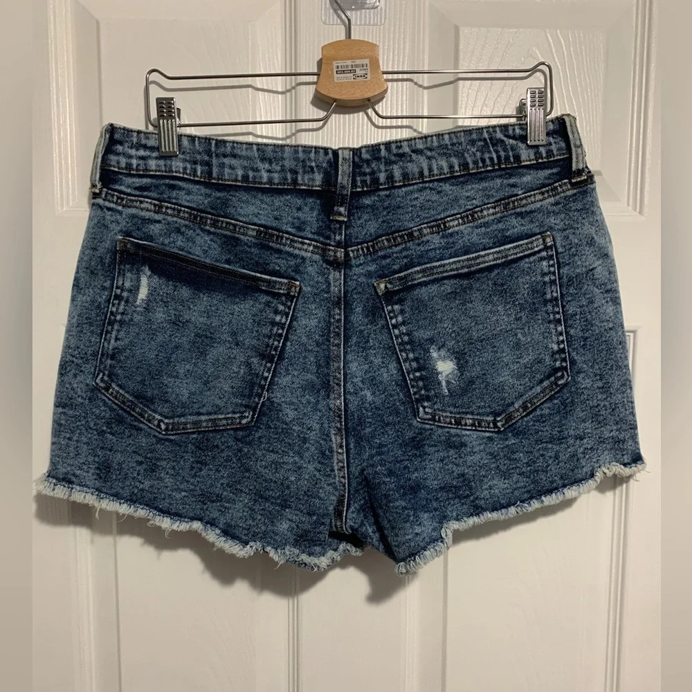 Jean shorts - Picture 2 of 3